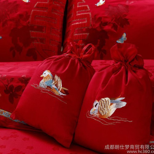 床盖式 加棉绗缝床单 床上用品婚庆11件套 贡缎提花多件套 喜庆图2
