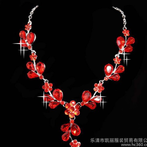 新娘饰品结婚项链婚纱礼服红色套链韩式皇冠头饰耳环三件套装图2