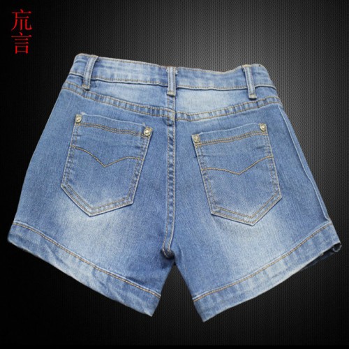 **夏季新款时尚百搭牛仔短裤女复古纽扣现货一件代发浅中蓝色图4