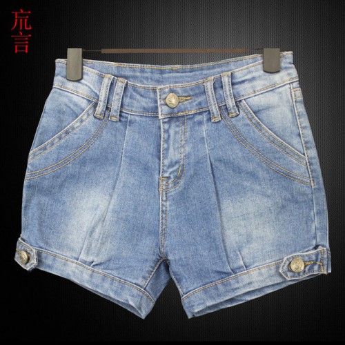 **夏季新款时尚百搭牛仔短裤女复古纽扣现货一件代发浅中蓝色图2