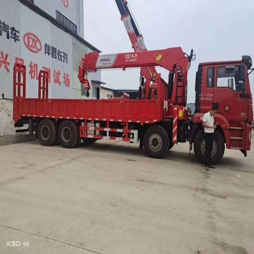 随车吊厂家生产提供整车 陕汽德龙前四后八新300随车吊带爬梯 工厂现货图6