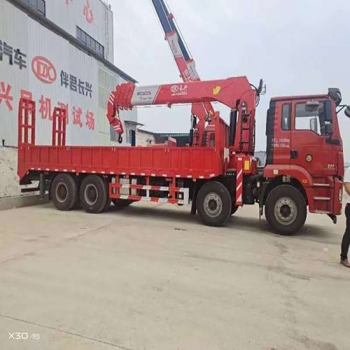 随车吊厂家生产提供整车 陕汽德龙前四后八新300随车吊带爬梯 工厂现货图2