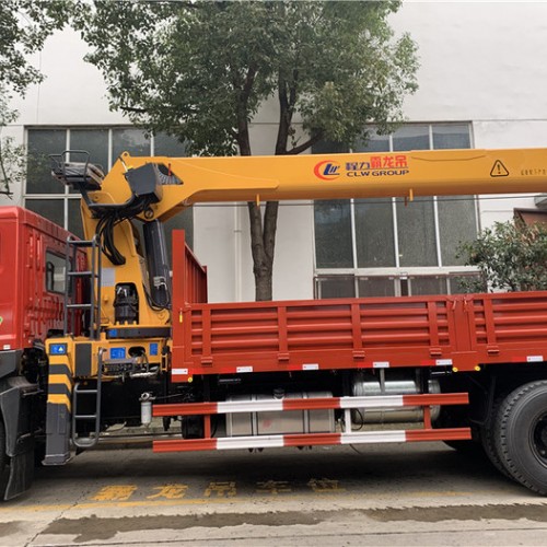 昆明徐工随车吊拉树苗随车起重运输车  天龙8吨徐工随车吊  欧曼石煤随车吊带自卸、中联挖掘机平板图3