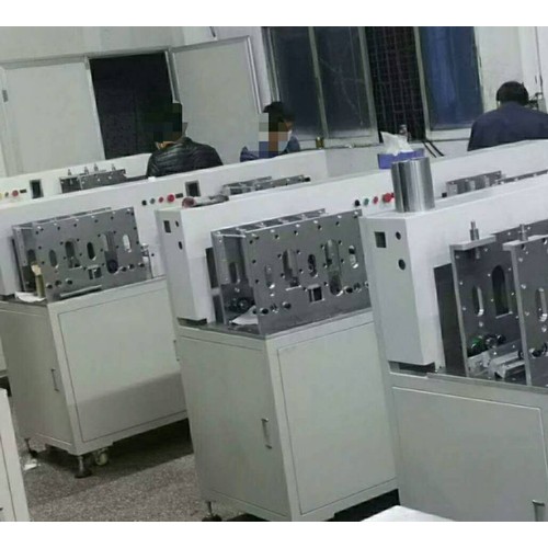 无纺布平面口罩机厂家山东精诺直销全自动口罩生产机器图2