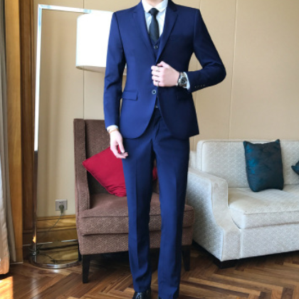 2019新款男士休闲西服套装纯色气质三件套新郎结婚礼服西服男图3