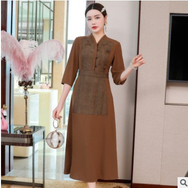 2021春季时尚休闲中年女装韩版刺绣广场舞妈妈装连衣裙女一件代发图3