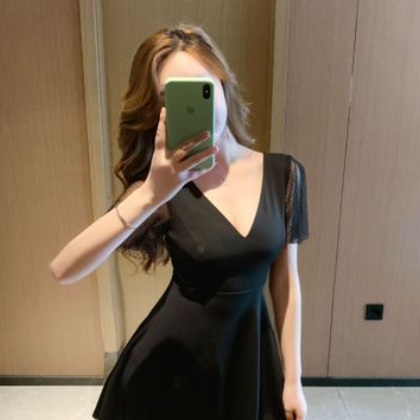 小个子连衣裙女夏季性感短袖深V领露腰修身显瘦名媛气质夜场女装图1