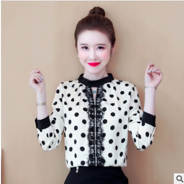 2021春季新款圆点雪纺衫女长袖时尚百搭立领衬衫蕾丝拼接打底上衣图2