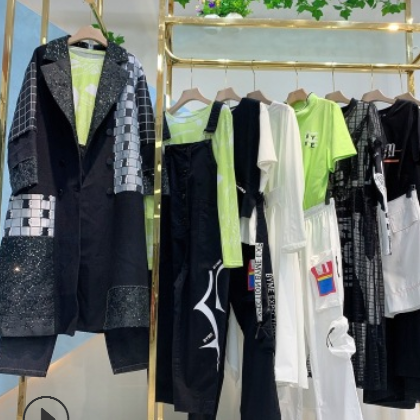 21春秋季学院风夏短外套 潮牌女装 品牌折扣时尚休闲剪标品牌尾货图2