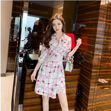 2019秋韩版女装连衣裙褶皱收腰翻领七分袖扑克牌印花衬衫裙H4847图1