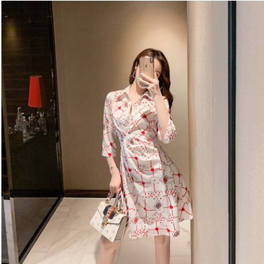 2019秋韩版女装连衣裙褶皱收腰翻领七分袖扑克牌印花衬衫裙H4847图2