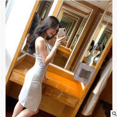 2019夏季新款斜肩修身礼服性感夜场性感露肩吊带显瘦连衣裙H3719图1