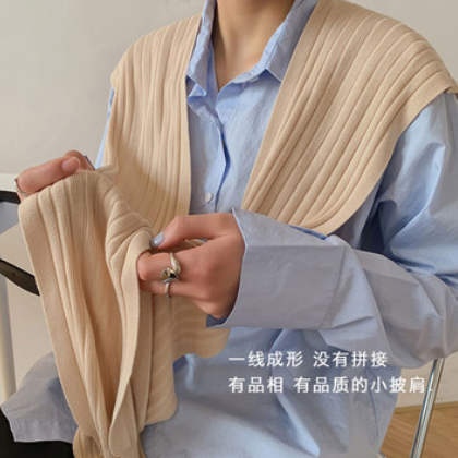 春夏季外搭披肩冰丝薄款网红小搭肩韩版防晒线女友针织打结围巾女图1