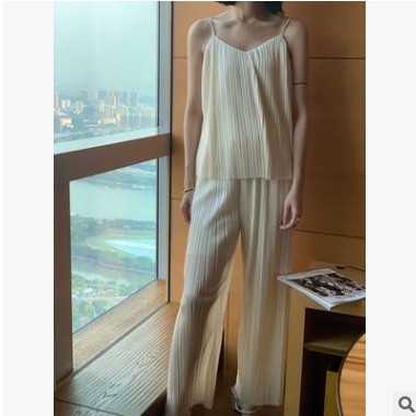 趋梦DT EDITION小清新新压褶长裤子女缎面舒适阔腿裤女2020新款图3