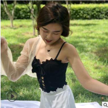 2021夏季新款女装可爱蝴蝶结交叉绑带抹胸 甜美外穿吊带上衣图1