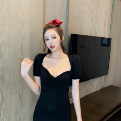 2021夏季胖MM新款大码女装日韩洋气方领修身显瘦中长款连衣裙图1