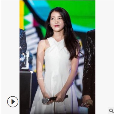 2021夏IU李智恩同款 白色收腰显瘦女神甜美设计感挂脖连衣裙8320图1