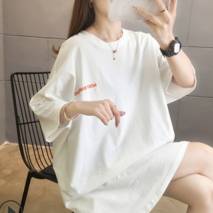 2021新款夏季短袖t恤女韩版圆领刺绣印花上衣时尚中长款女装货源