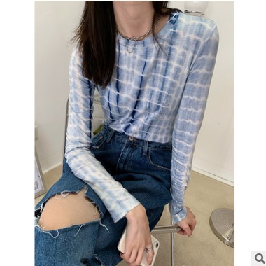 扎染长袖春秋韩版T恤女圆领竖条纹褶皱设计修身显瘦内搭打底衫图2