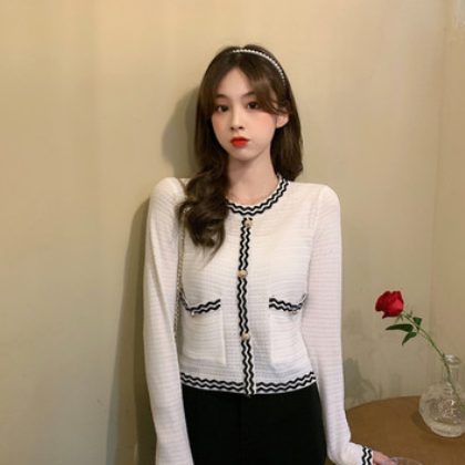 2021秋新款韩版女装小香风洋气百搭长袖短款圆领针织衫薄款上衣女图3