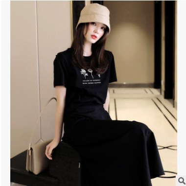 不费力好穿多变LADY 嵌亮闪丝黑色垂感散摆半身裙春女图1
