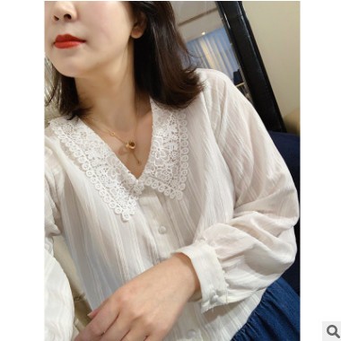 自带仙女滤镜！钩花蕾丝领法式宫廷风竖纹衬衫女小众上衣图2