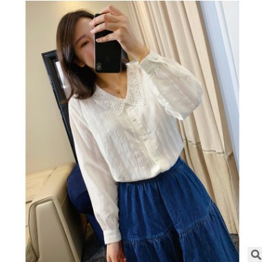 自带仙女滤镜！钩花蕾丝领法式宫廷风竖纹衬衫女小众上衣图3