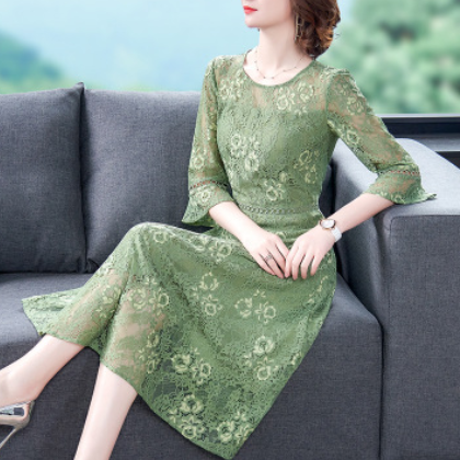 贵夫人连衣裙2020新款女装中年妈妈女士气质减龄显瘦中长款蕾丝裙