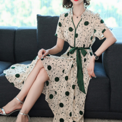 2020夏季新款妈妈法式碎花气质V领雪纺连衣裙女收腰显瘦过膝长裙