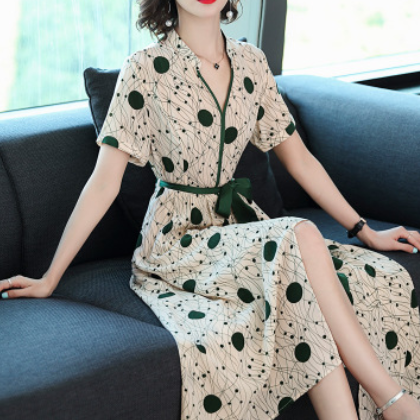 2020夏季新款妈妈法式碎花气质V领雪纺连衣裙女收腰显瘦过膝长裙图3