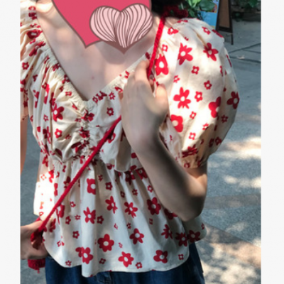 PtonUmi菊次郎の夏 泡泡袖上衣女2021夏季短袖v领褶皱短款娃娃衫