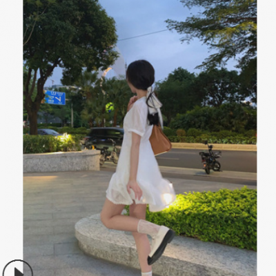 【吱呤 4/24 10:00AM】白色泡泡袖褶皱肌理感仙女连衣裙