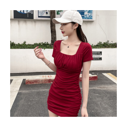 性感紧身包臀裙2021新款气质女神范收腰修身显瘦方领连衣裙大码图1