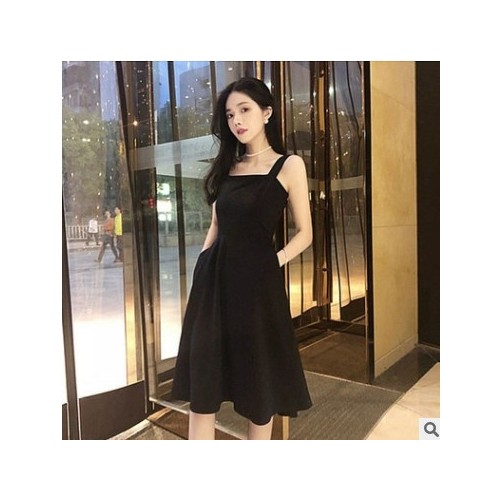 大码女装Chic新款夏吊带裙子赫本小黑裙显瘦高腰连衣裙女中长裙图2