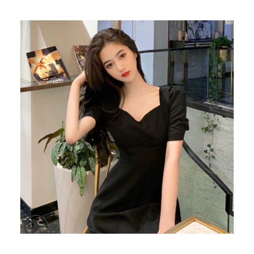 法式桔梗初恋甜美心机裙子赫本风小黑裙2021新款泡泡袖连衣裙女夏图3