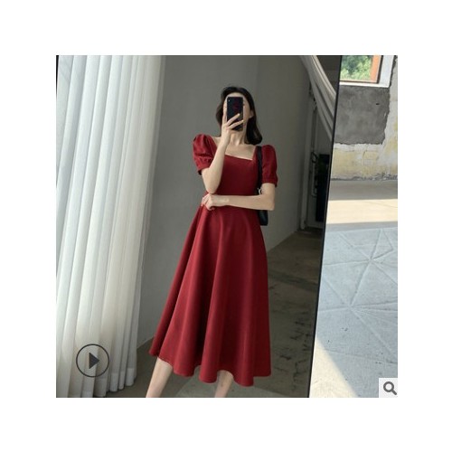 红色连衣裙女2021夏季新款方领法式复古气质泡泡袖订婚打底裙图2