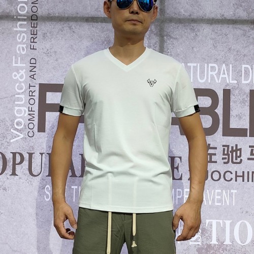 佐驰马 T恤图2