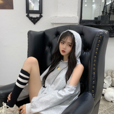 网红套头卫衣女2020新款潮流混搭中长款灰色露肩宽松连帽上衣