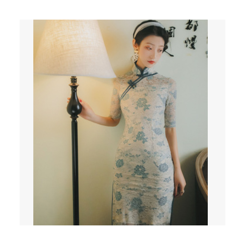 2018新款少女春季复古优雅镂空蕾丝旗袍 改良中长款旗袍连衣裙图2