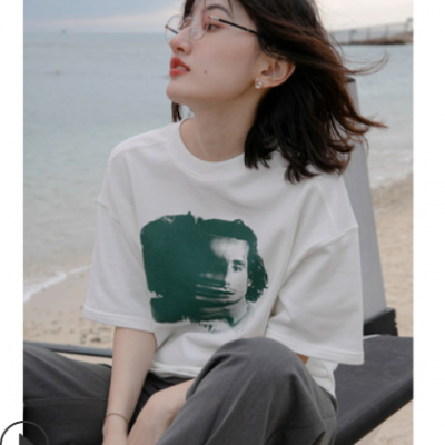 短袖t恤女2021年夏季韩版简约新款宽松圆领套头个性人像印花上衣