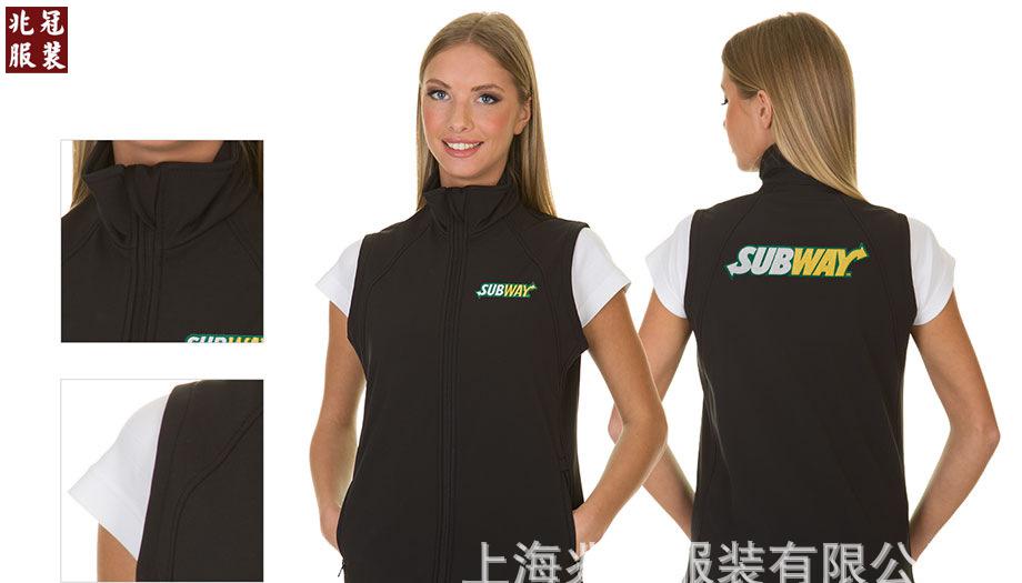 softshellwesten-besticken-schw