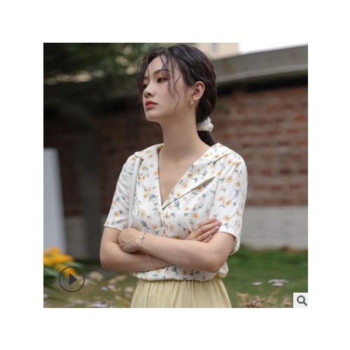 日系碎花衬衫女夏季辣妹穿搭短袖衬衣设计感小众温柔风翻领上衣潮图2
