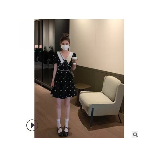 胖子老板盛夏新品清新甜美茶歇午后黑色娃娃领碎花连衣裙夏季2021图2