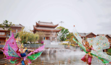 穿民族服装，看非遗传承表演！各地游客在昆明感受边寨风情