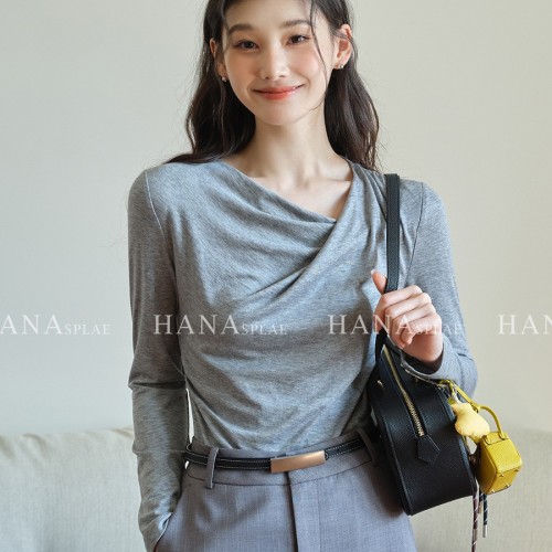 [不退不换]不规则V领设计感女装2025春季新款打底衫捏褶上衣17119图3
