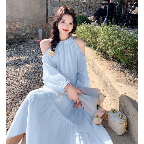 海边度假风露肩连衣裙女2025新款法式温柔风甜美宽松绝美仙女长裙